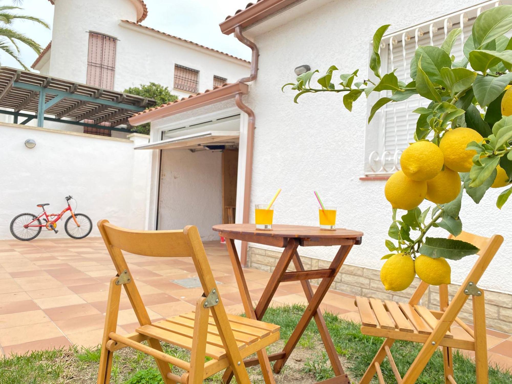 Villa Cambrils Beach Bagian luar foto